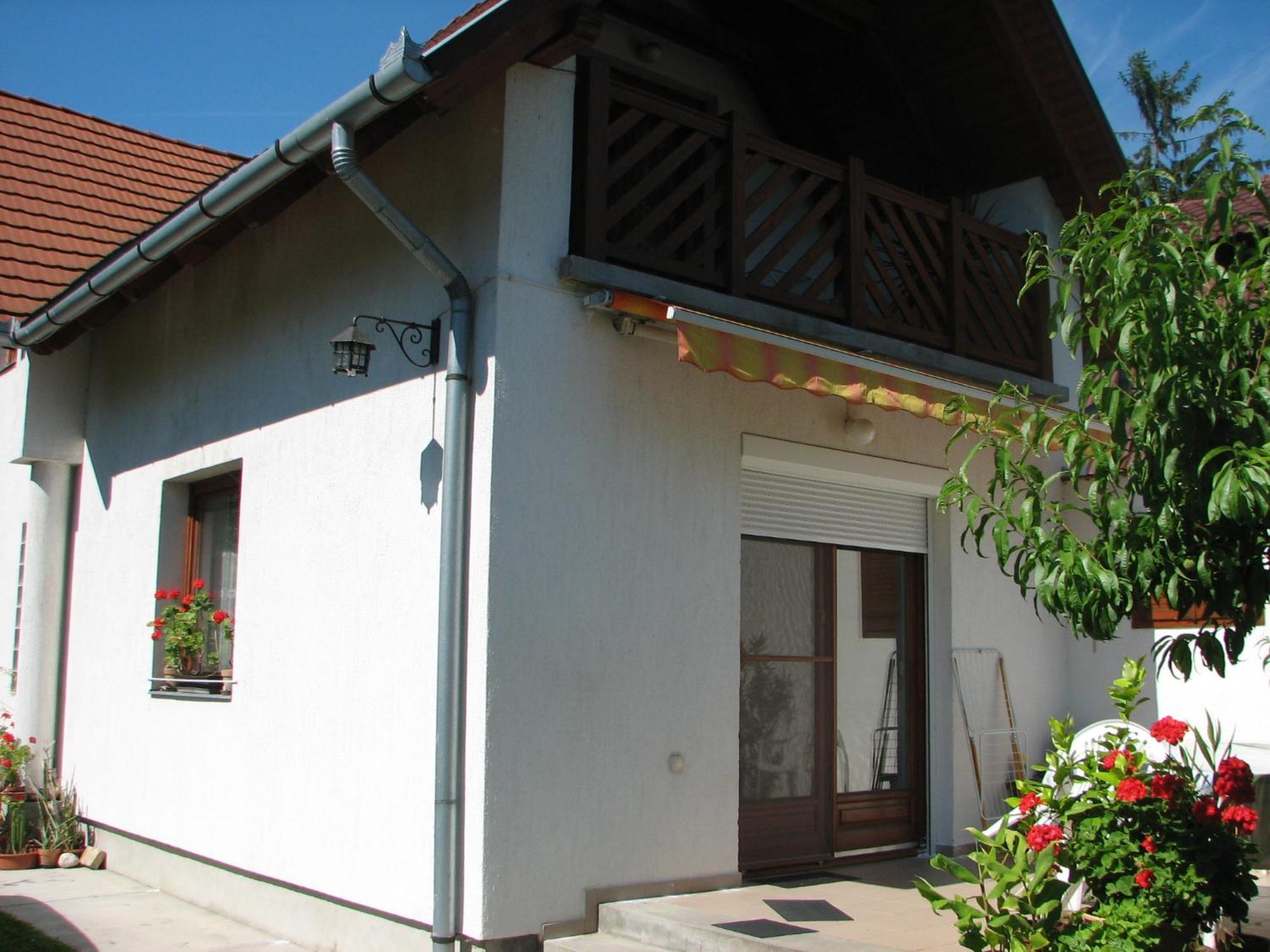 Pipacs Haz Villa Balatonlelle Luaran gambar
